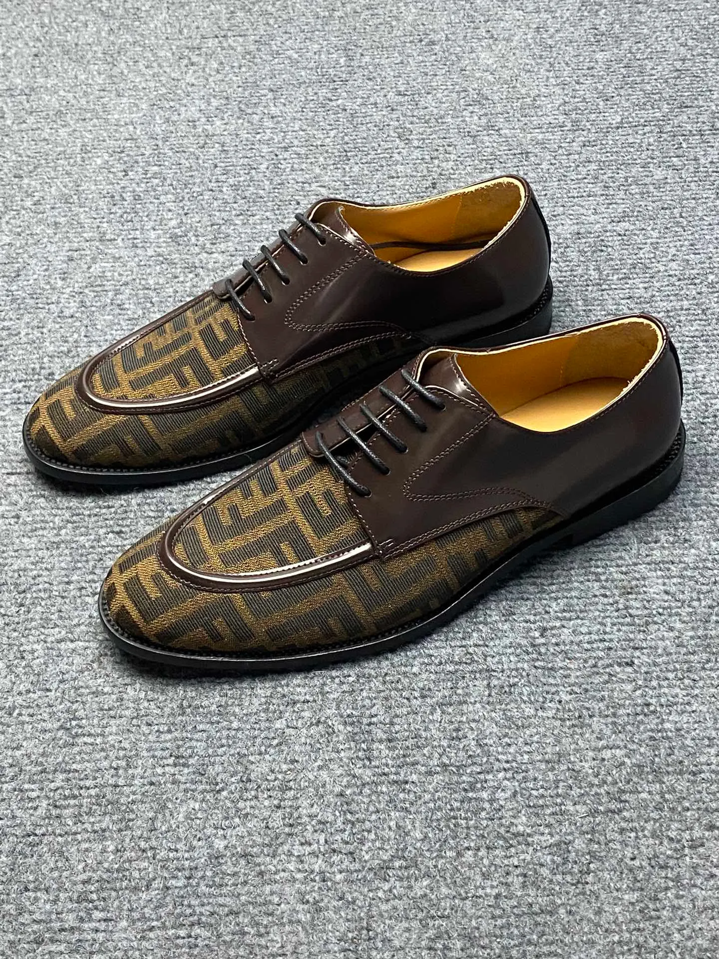 Factory price 960FENDI Fendi men's breathable and comfortable leather shoes. Original development. The leather outsole is made of leather. Counters copy one to one. Imported counter cowhide. Imported water dyes cattle. 38 to 44. (45.46. can be ordered. 47.